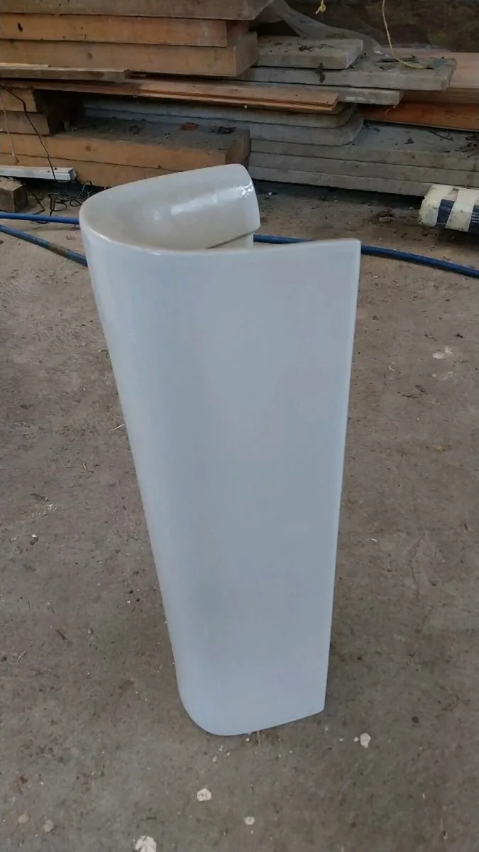 Sink and pedestal - Image 4