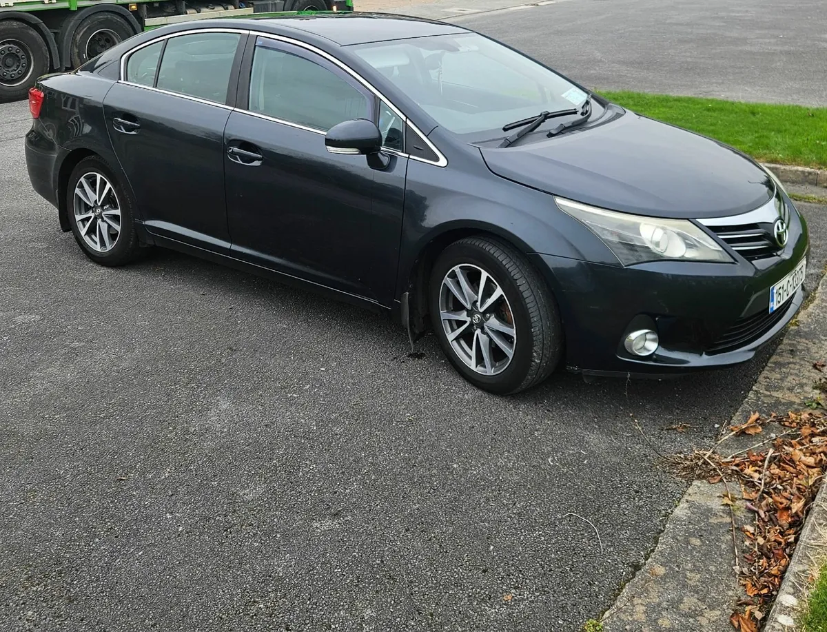2015 Toyota Avensis 2.0 D4D - Image 2
