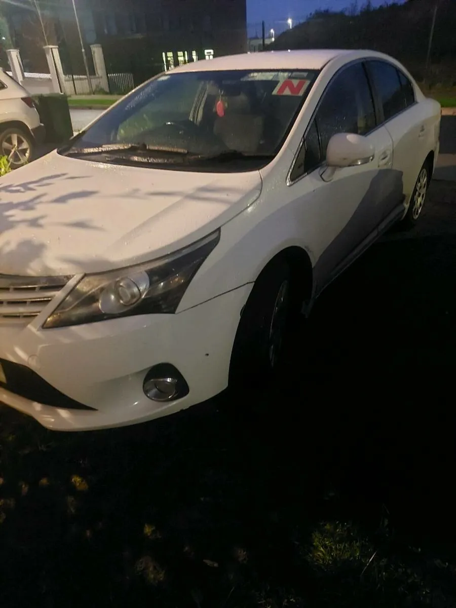 2013 Toyota Avensis - Image 1