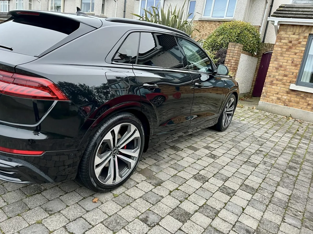 Audi Q8 2023 - Image 4