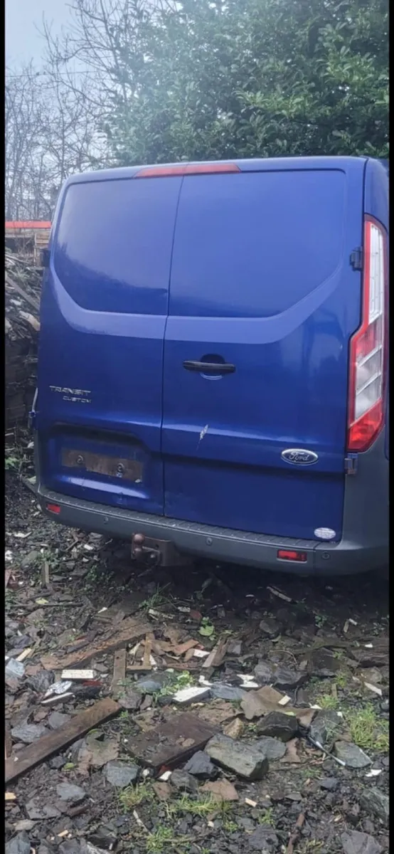 Ford Transit Custom 2.2 TDCI 6 Speed Breaking - Image 2
