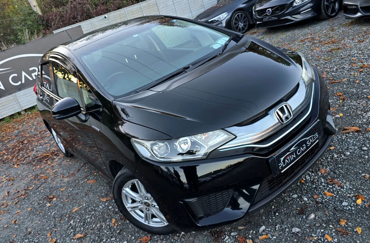 🔥 2015 Honda Fit 1.5 Petrol Hybrid Automatic - Image 2
