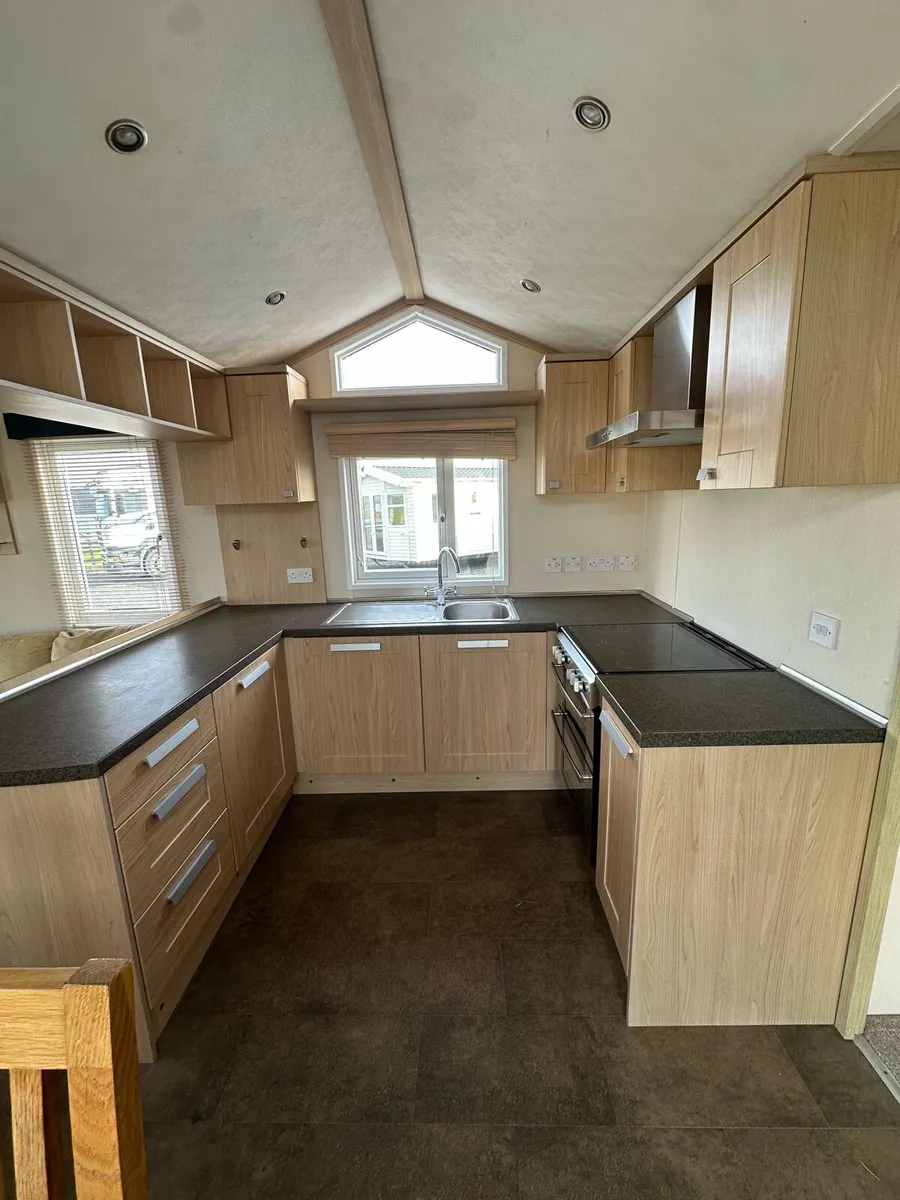 Pemberton St Moritz 40 x 12 / 2 Bedroom 🔥 - Image 3