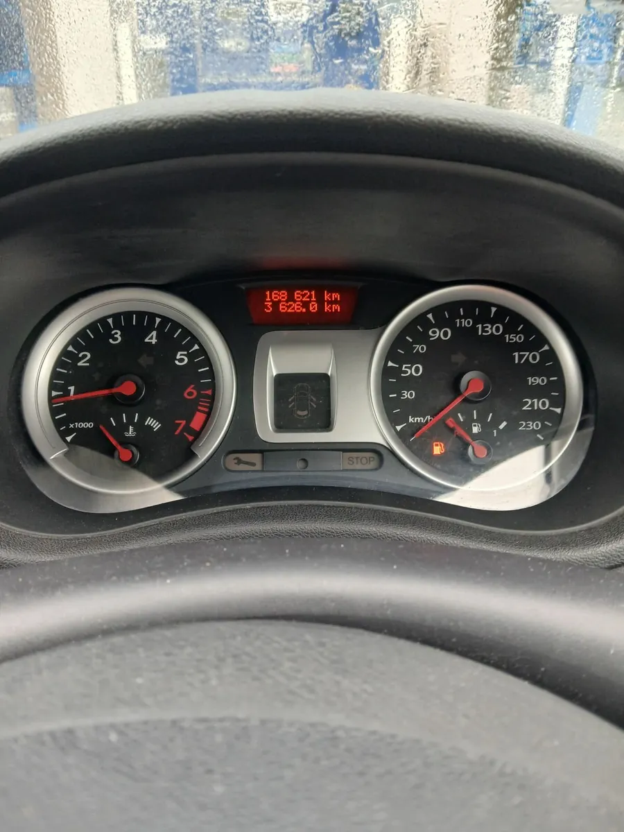 Renault Clio 2011 - Image 1