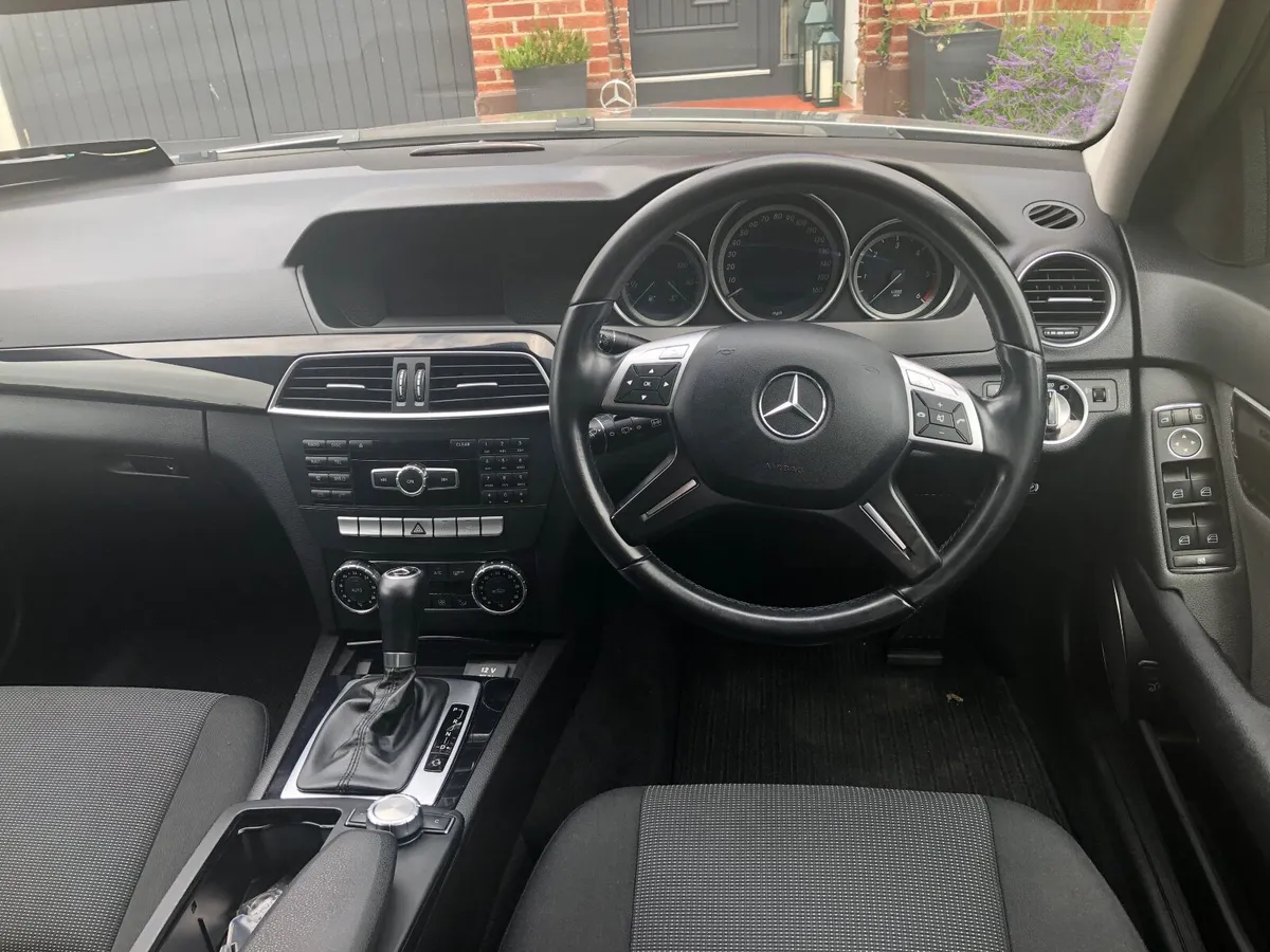 Mercedes-Benz C-Class 2012 - Image 4