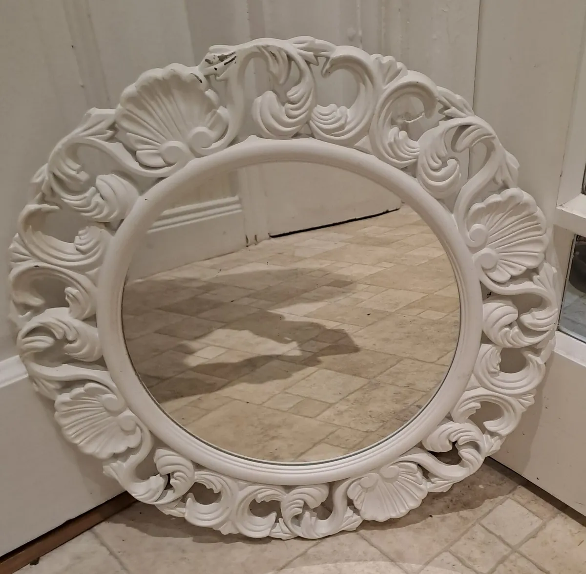 Round mirror carved white - Image 1