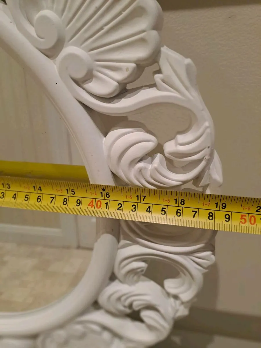 Round mirror carved white - Image 3