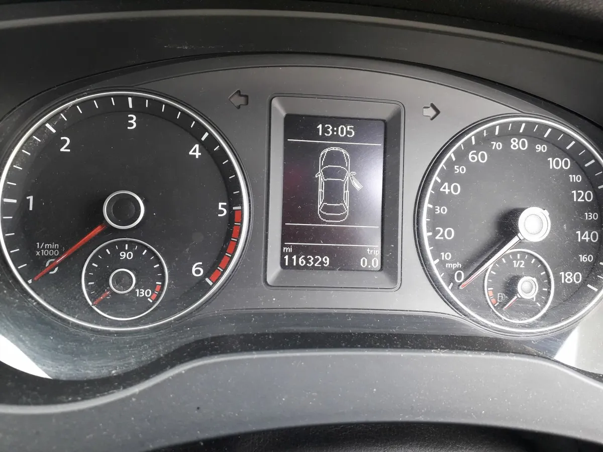 Volkswagen Jetta 2013 - Image 2