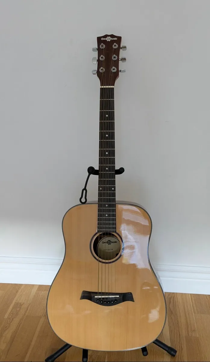 3/4 size Acoustic Guitar - Image 1