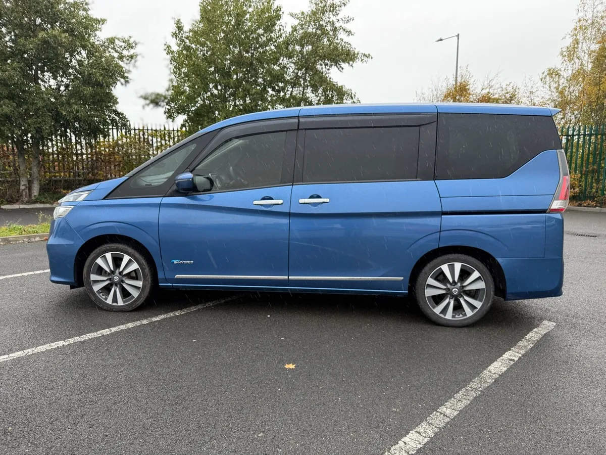 Nissan Serena - Image 3