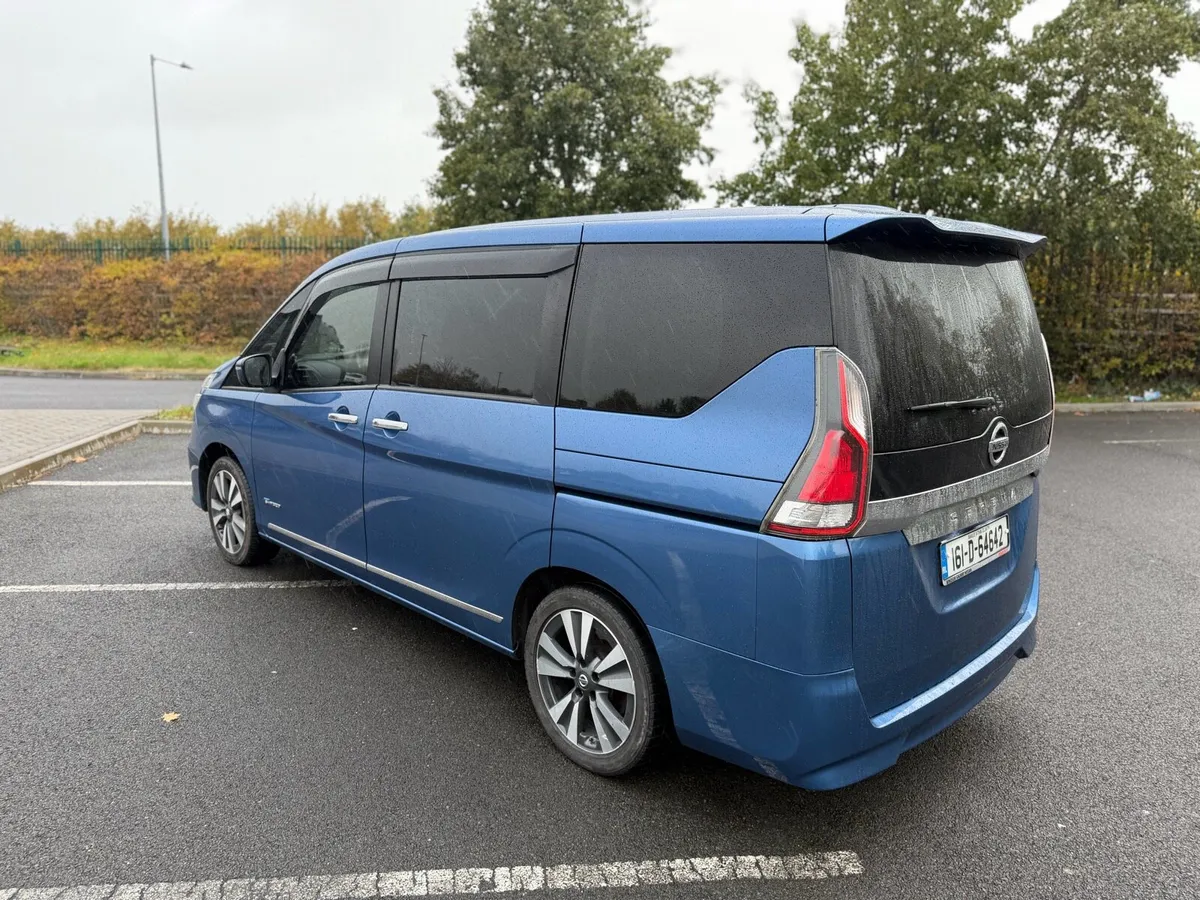 Nissan Serena - Image 4