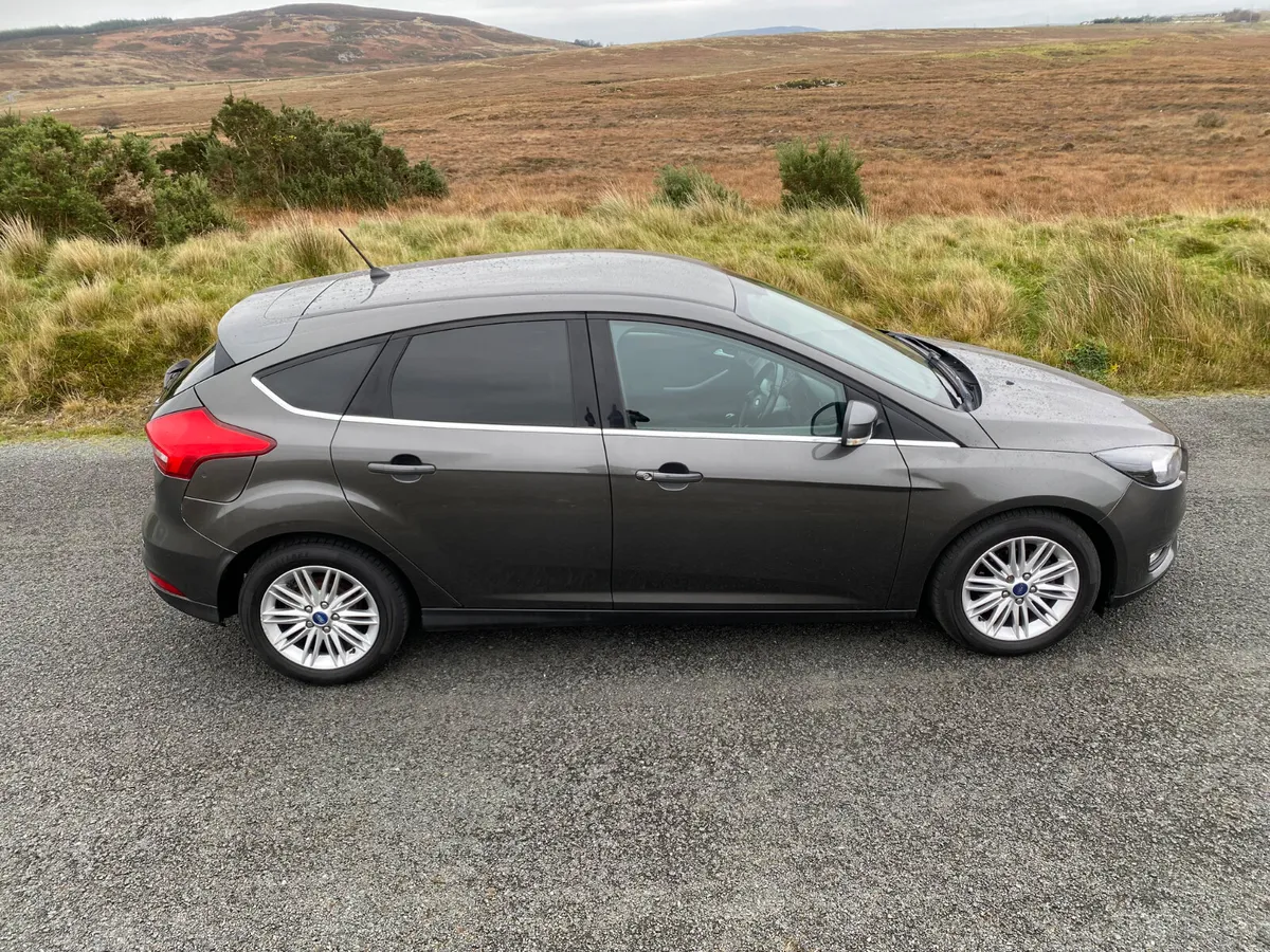 Ford Focus 2018 - Image 3