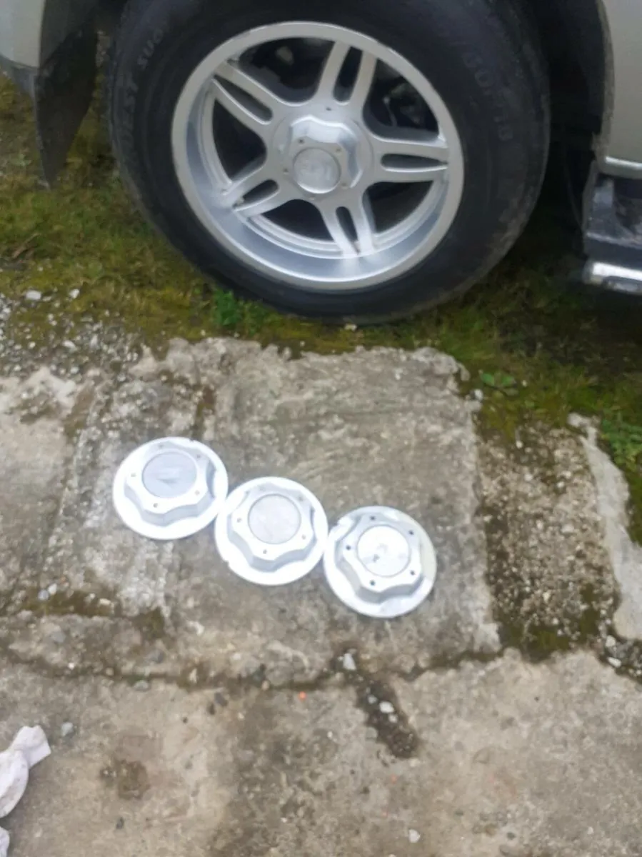 Toyota landcruiser alloys - Image 2