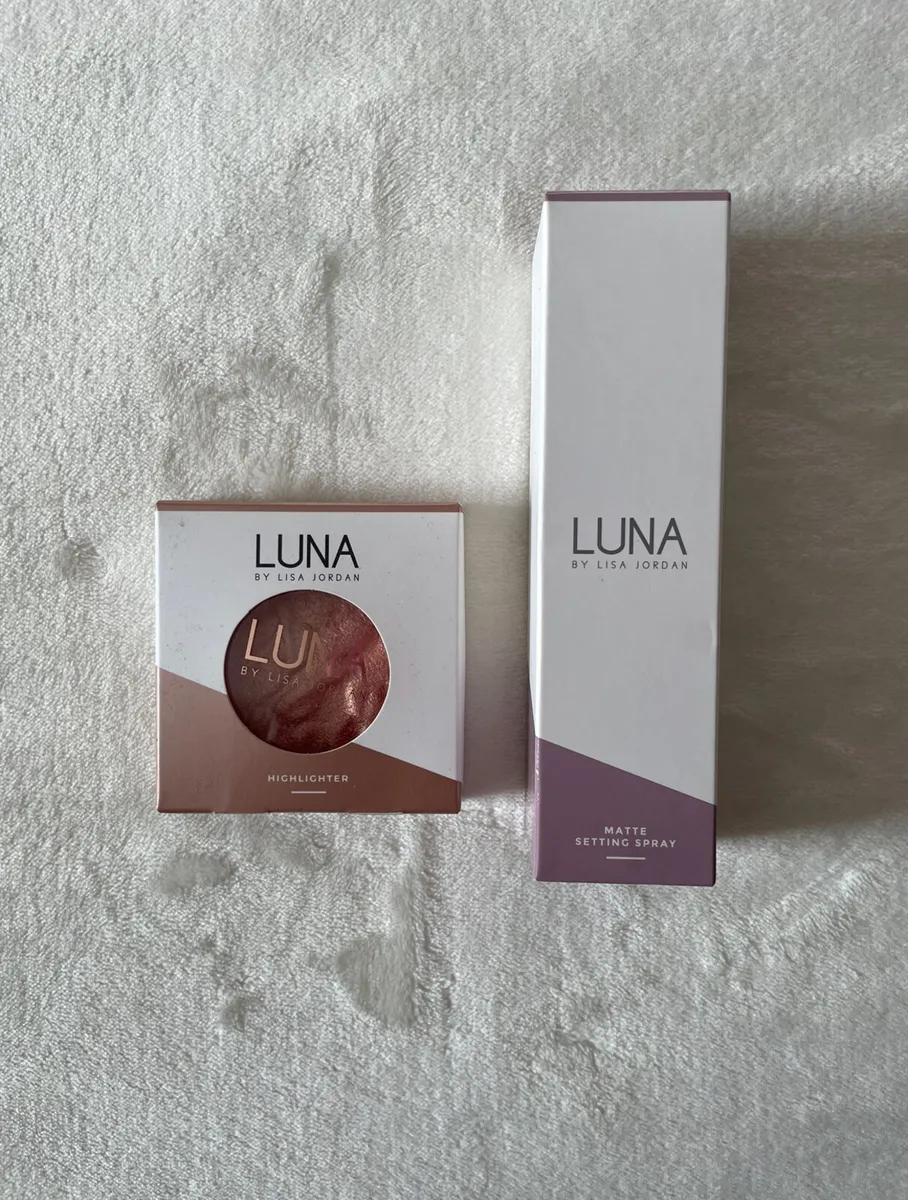 Luna by Lisa highlighter and setting spray - Image 1