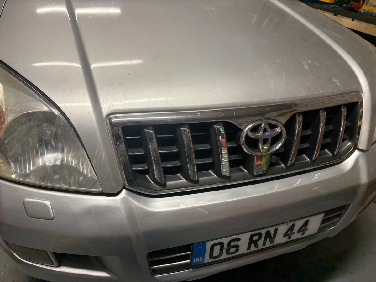 Land Cruiser crew cab - Image 1