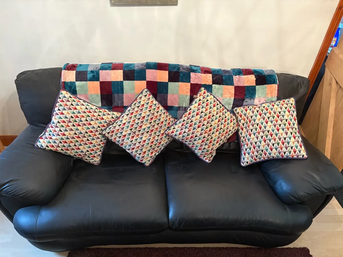 Leather sofa set - Image 2