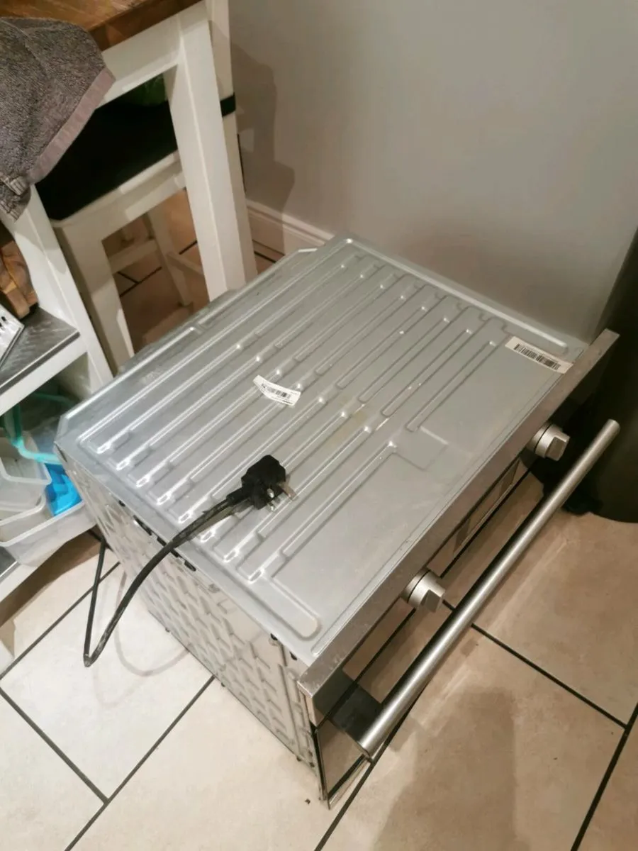 Hotpoint cooker - Image 2