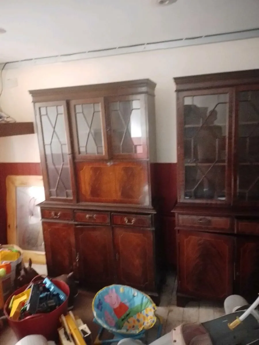 2 bookcases - Image 1