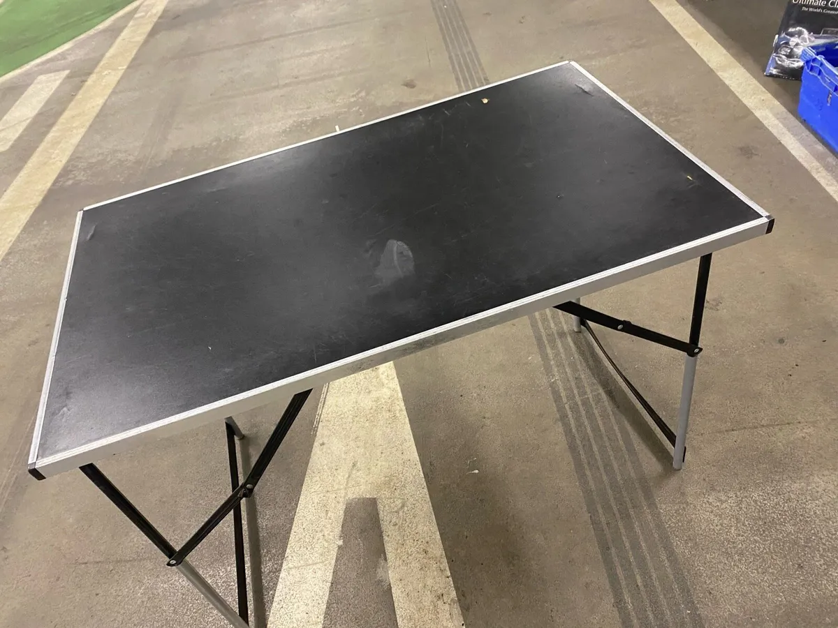 Set of 3 folding tables - Image 2