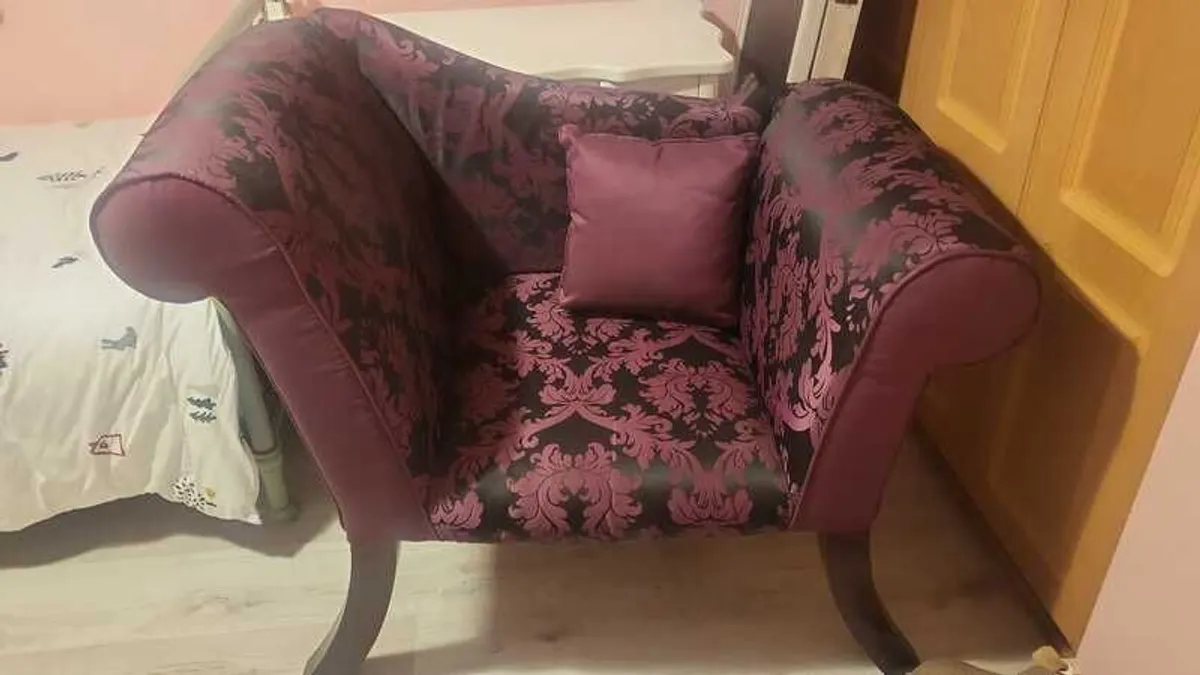 Love chair - Image 1