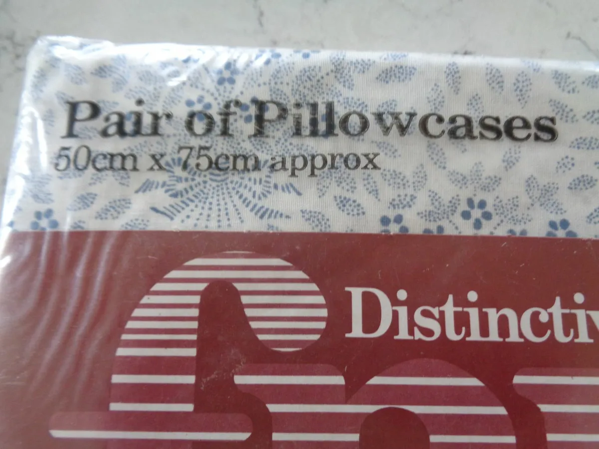 "Fnug" Pillowcases x 2 for Sale - Image 3