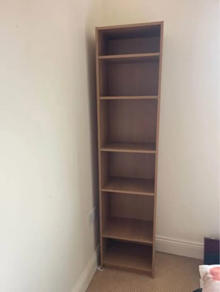 Tall bookcase - Image 1