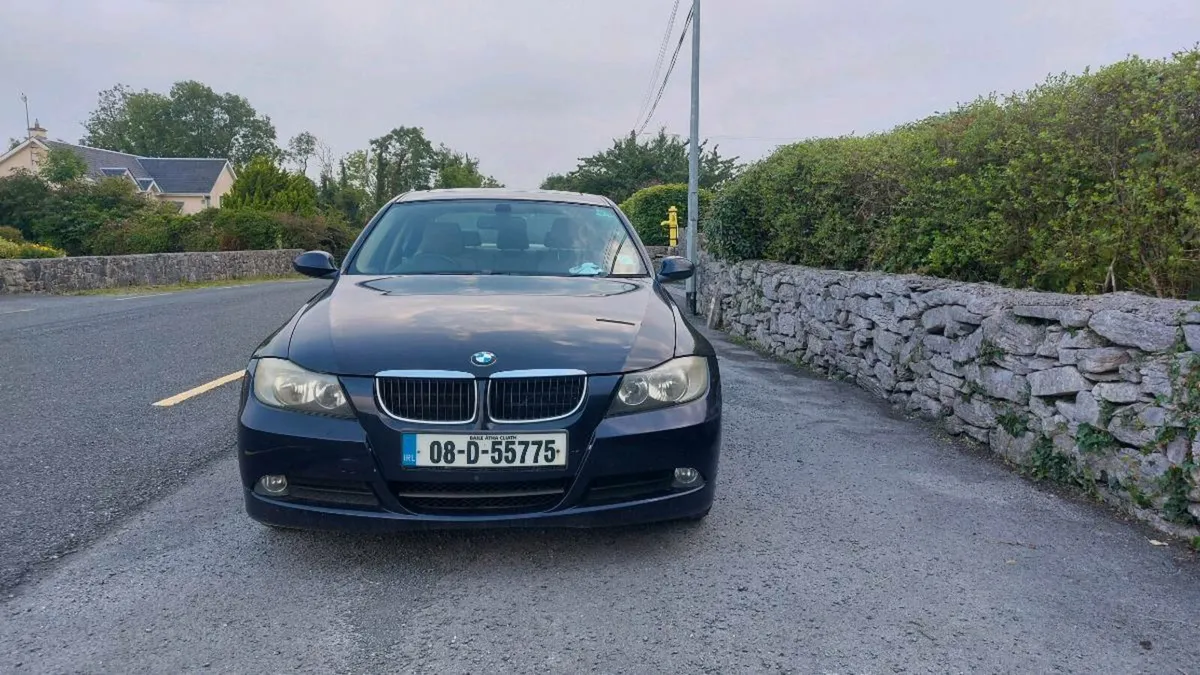 BMW 320i - Image 2