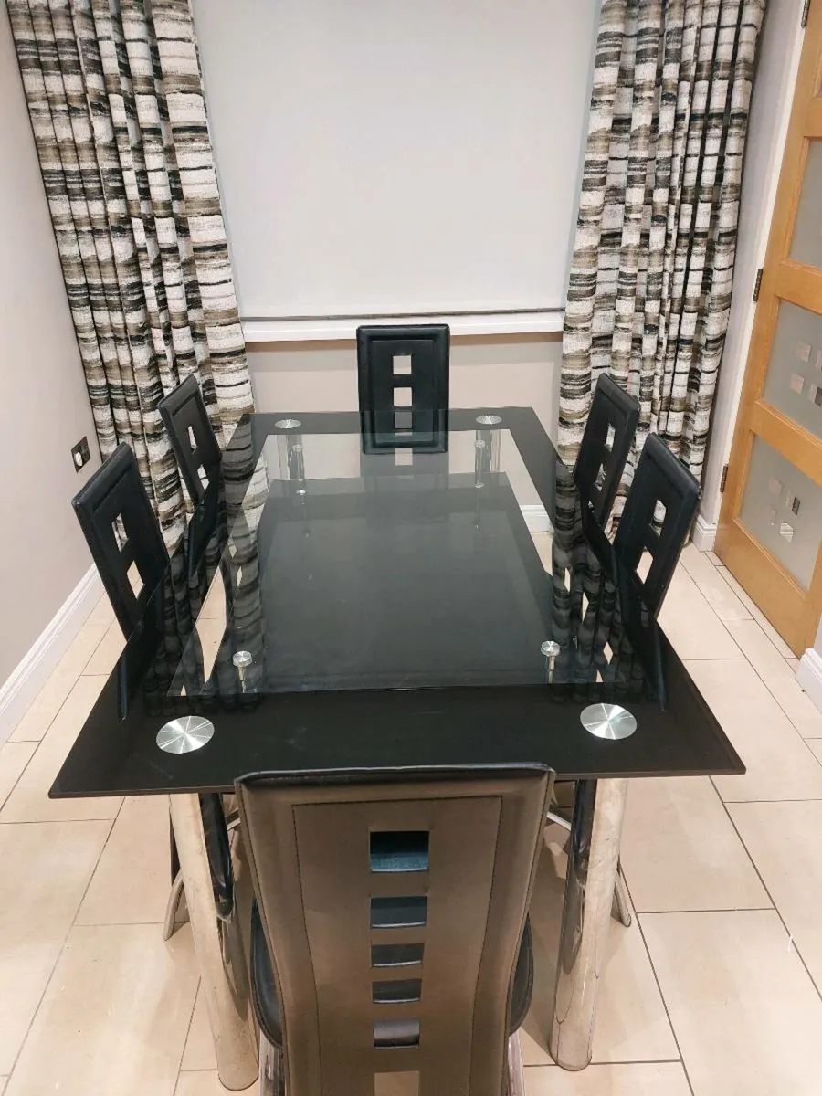 Glass Table and chairs - Image 2