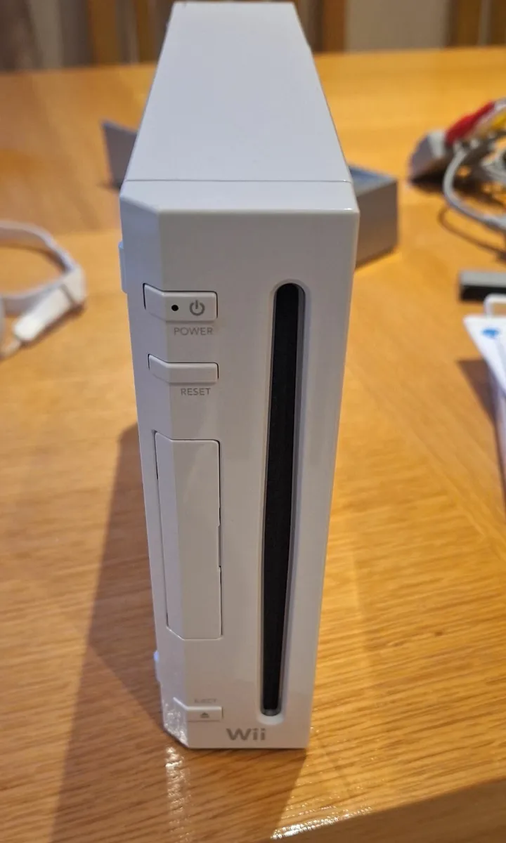 Nintendo Wii console bundle - Image 2