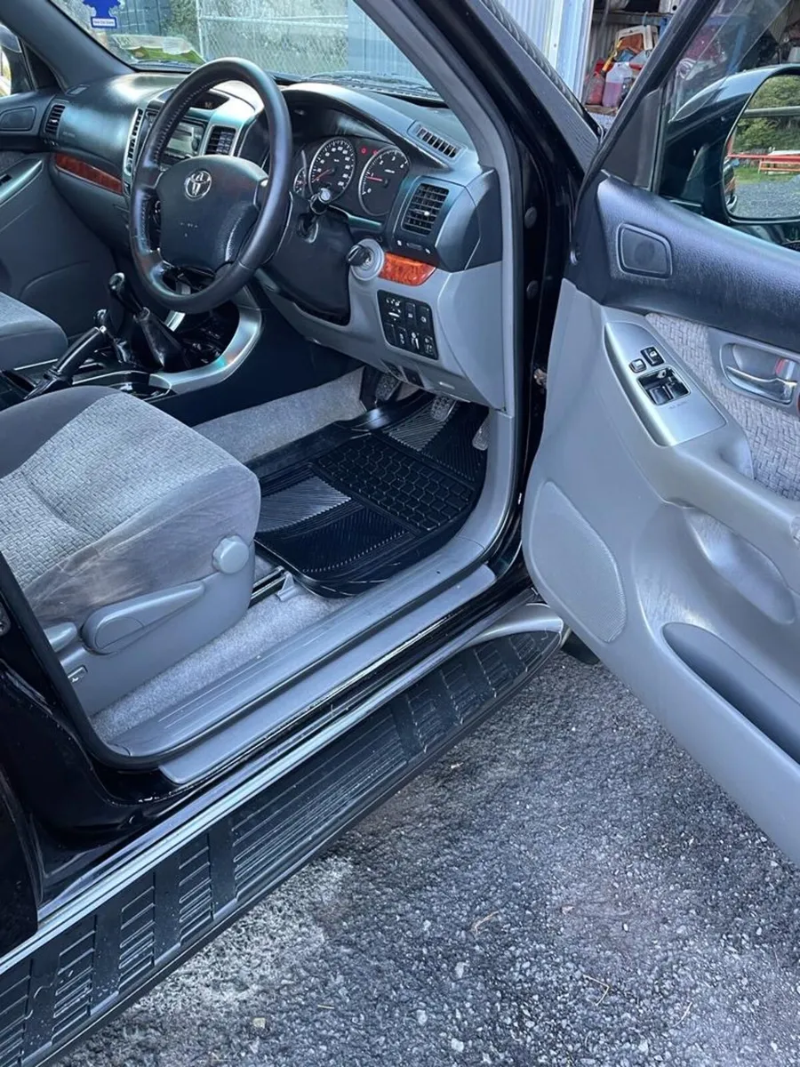 Toyota landcruiser - Image 4