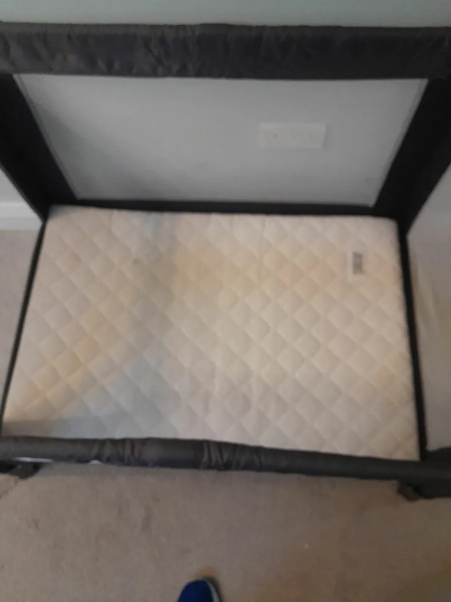 Travel Cot - Image 3