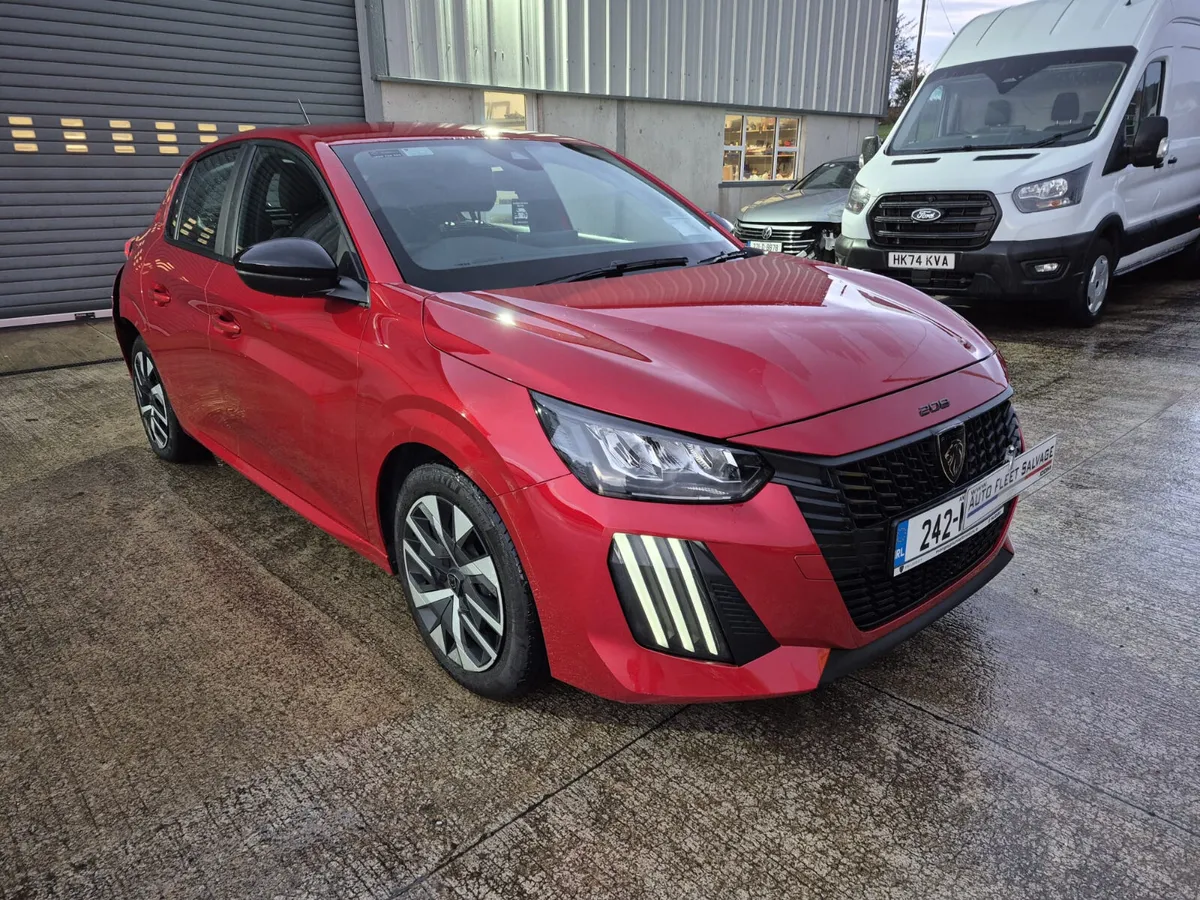 242 PEUGEOT 208 ACTIVE 1.2 - Image 1