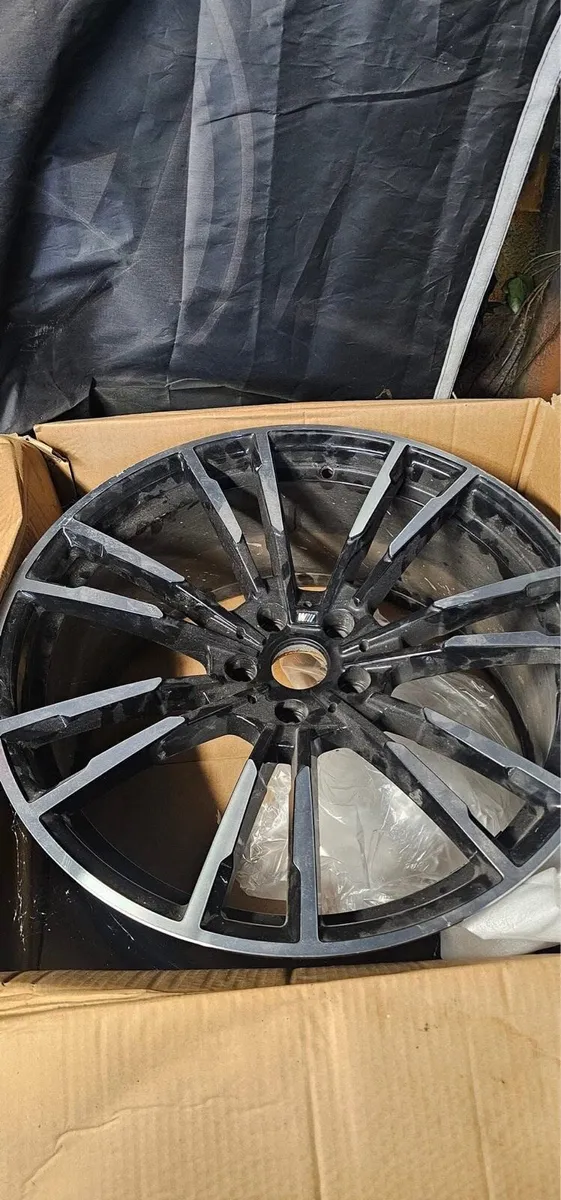 G30 m5 20” wheels - Image 1