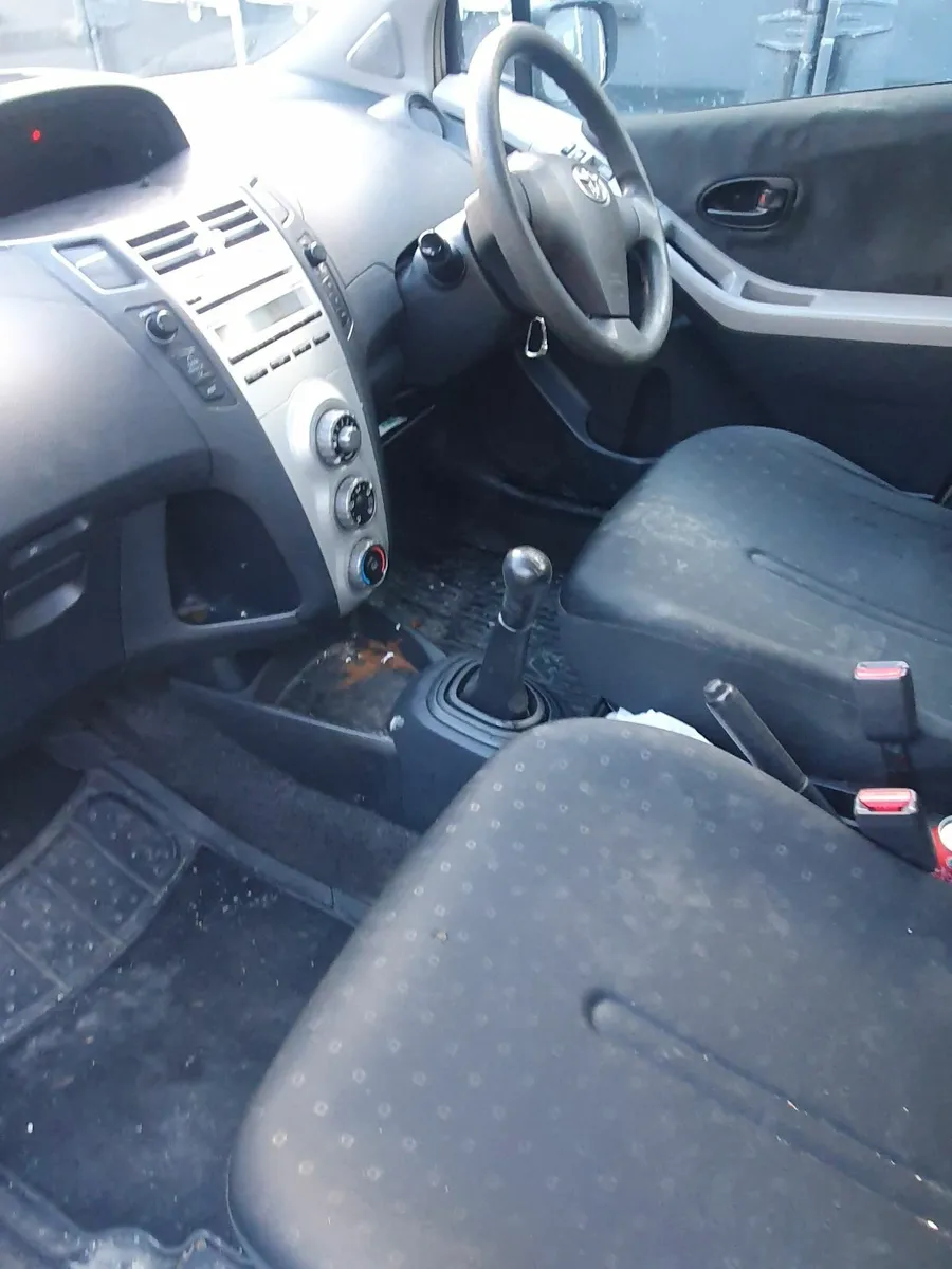 Toyota vitz  automatic  and Toyota yaris manual - Image 4