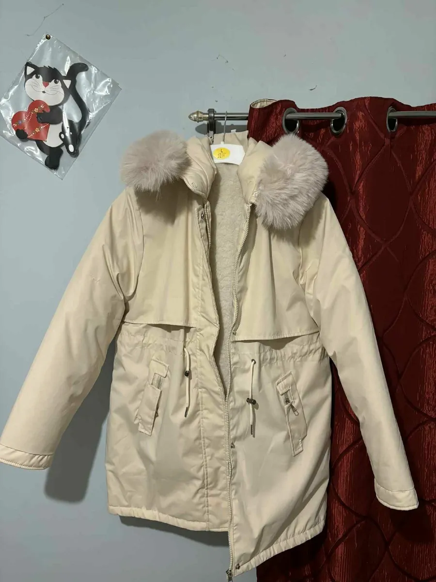 Womans winter coat - Image 4