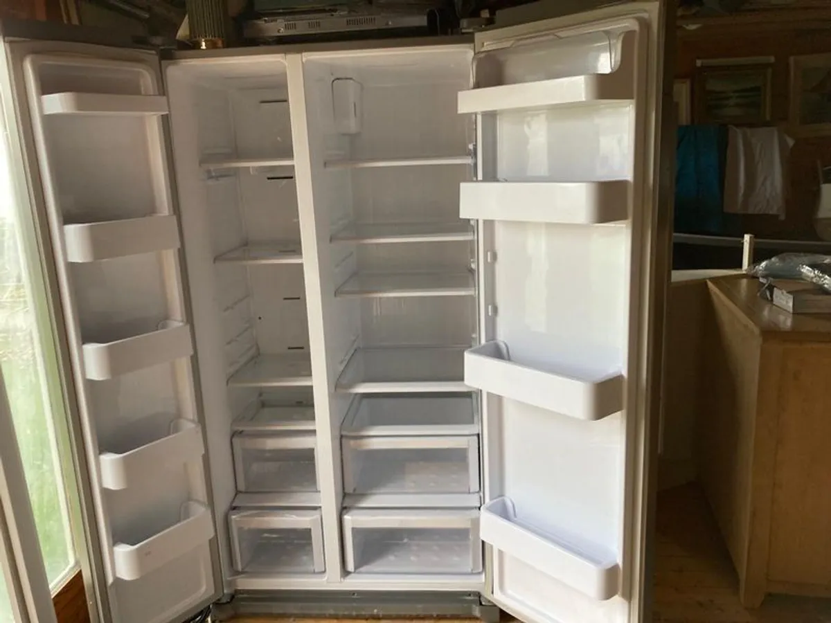 Fridge - American Style Fridge Freezer - Image 2