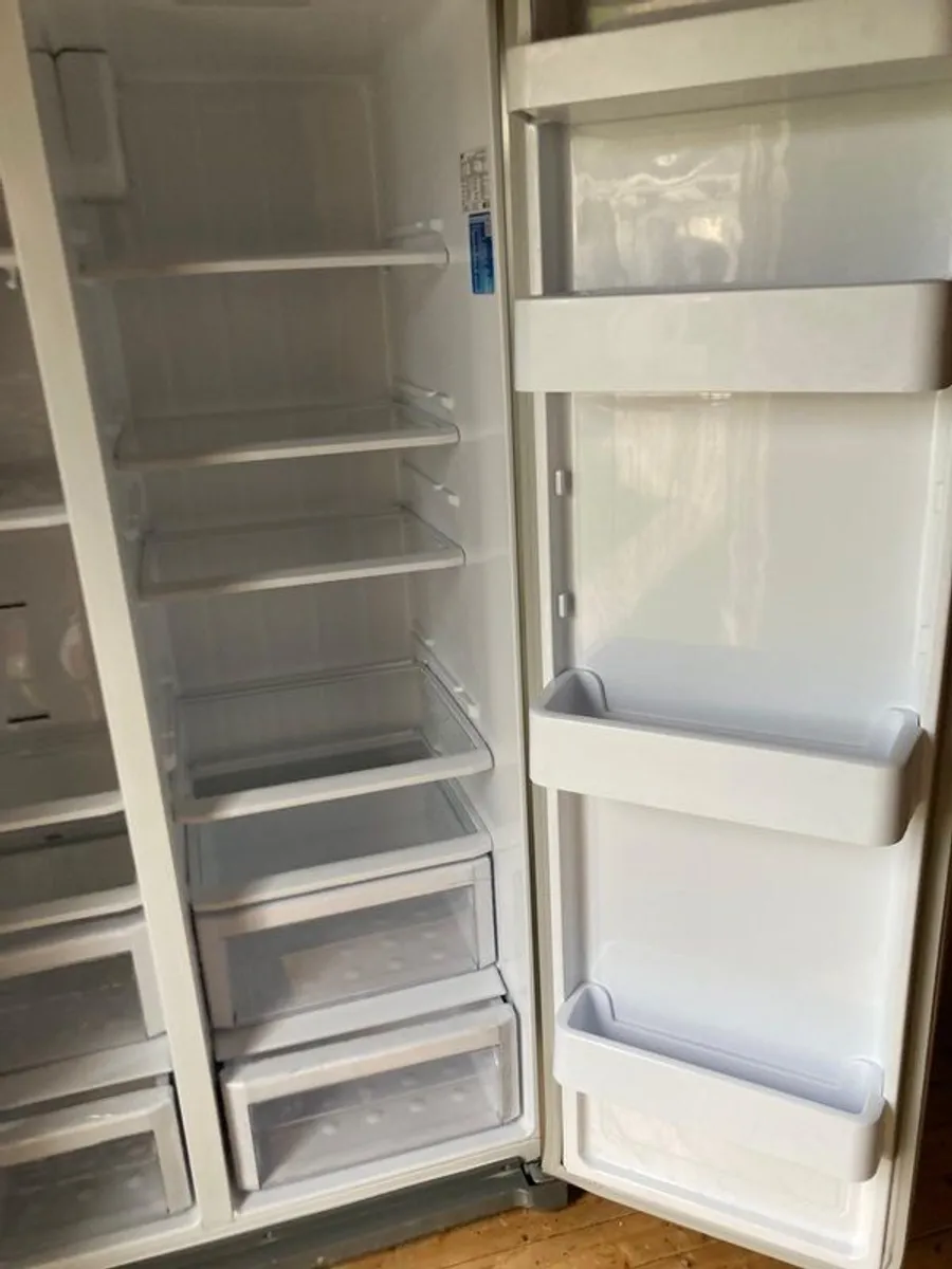 Fridge - American Style Fridge Freezer - Image 3