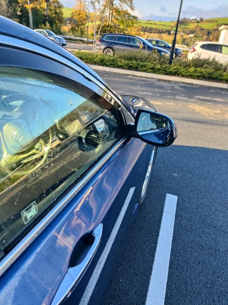 Honda Accord

2.2 i-DTEC ES GT 4dr - Image 4