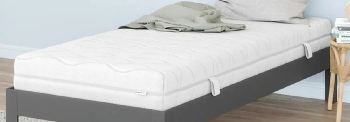 JYSK Single mattress + foldable metal base bed - Image 4