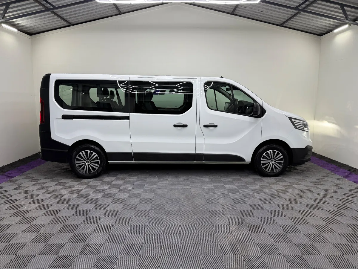 2022 (222) RENAULT TRAFIC LWB 9 SEATER 2.0 150BHP - Image 2