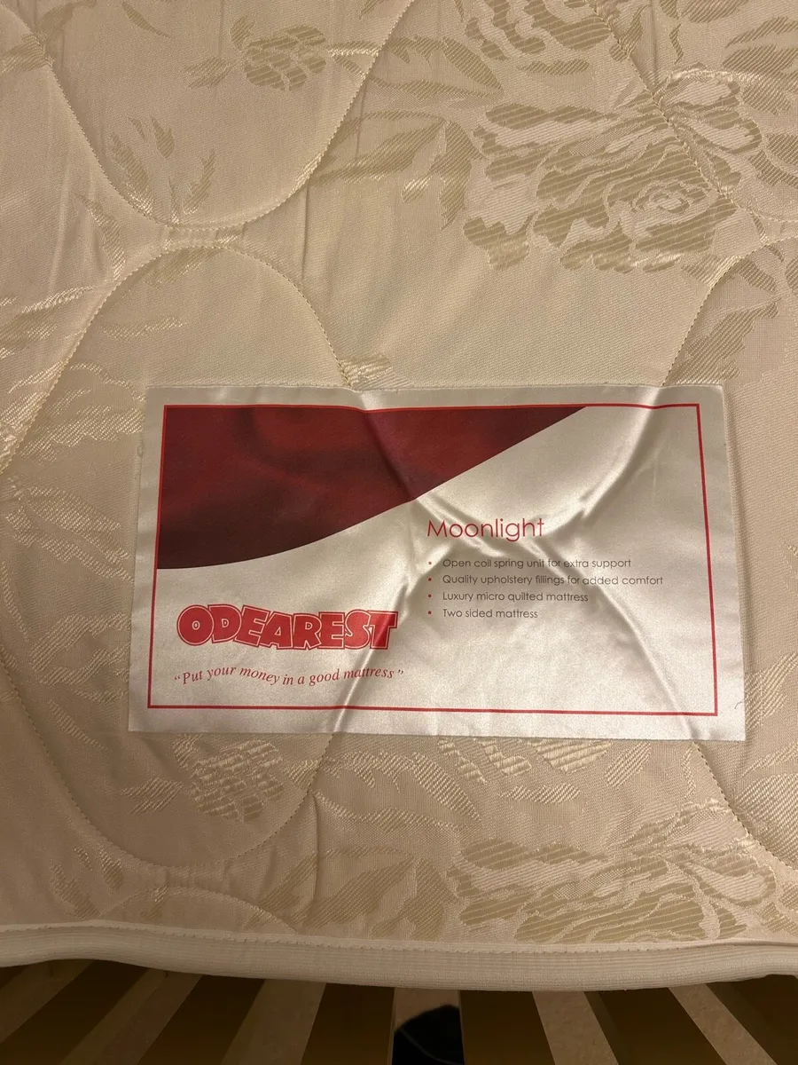 Single bed, mattress & locker - Image 4