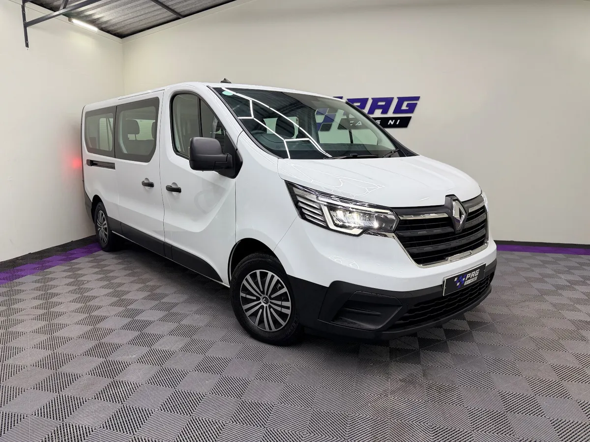 2022 (222) RENAULT TRAFIC LWB 9 SEATER 2.0 150BHP - Image 1