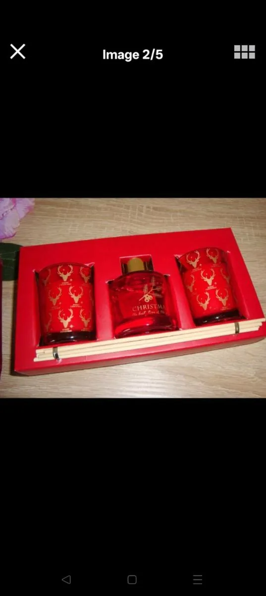 Reed diffuser and two votive candles - Image 2