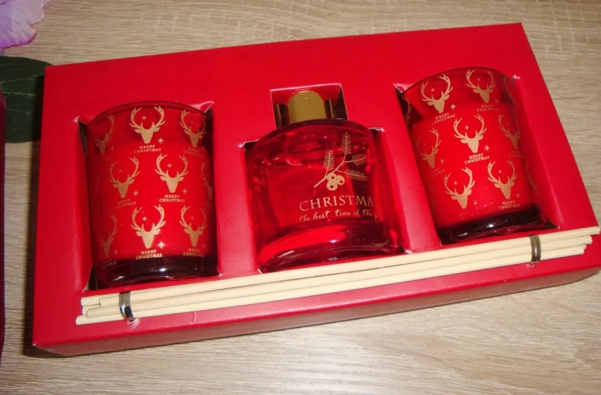 Reed diffuser and two votive candles - Image 3