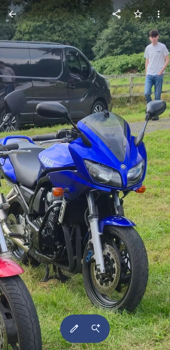 Yamaha FZS 600 Fazer - Image 1