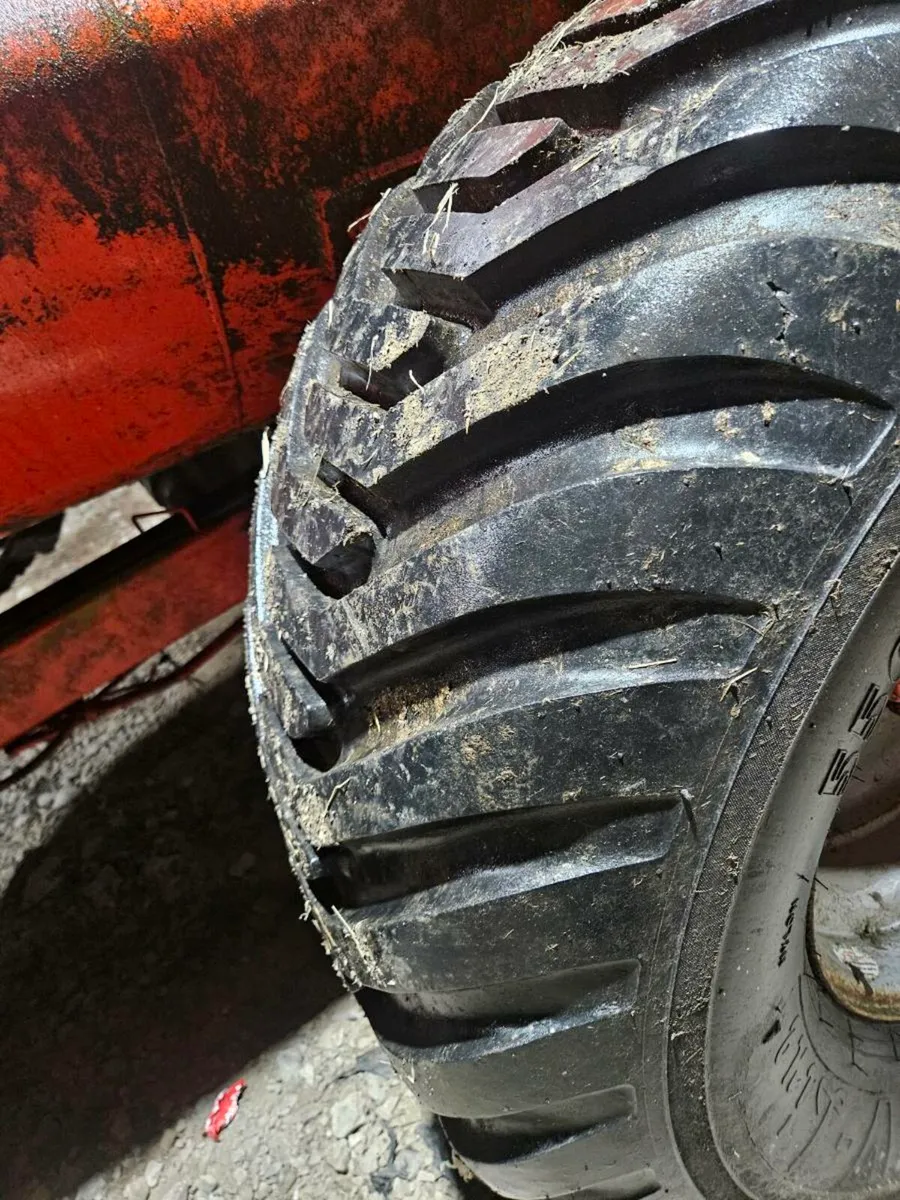 550- 60  22.5 tyres   rims 8stud - Image 4