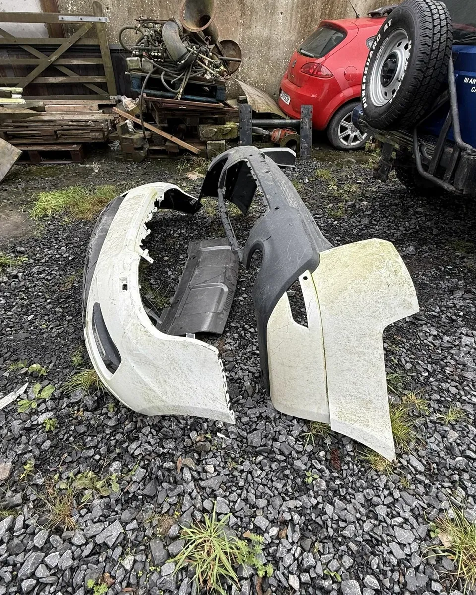 Audi Q5 Front Bumper,Fog Light and Rear Bumper - Image 2