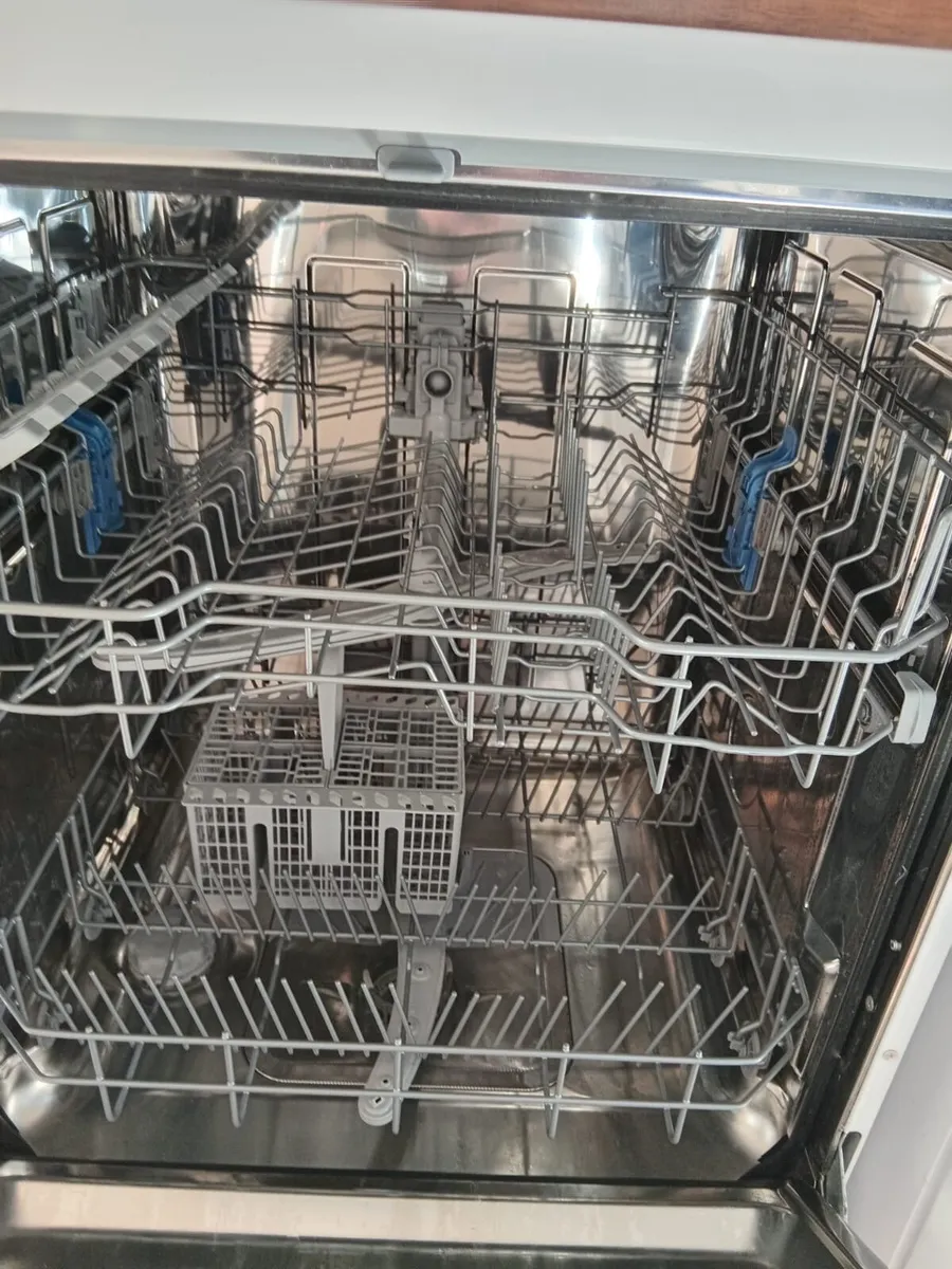 Dishwasher - Image 2