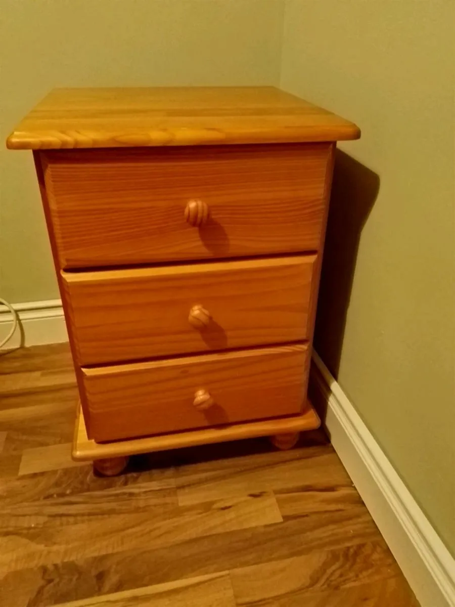 Wardrobe and locker - Image 4