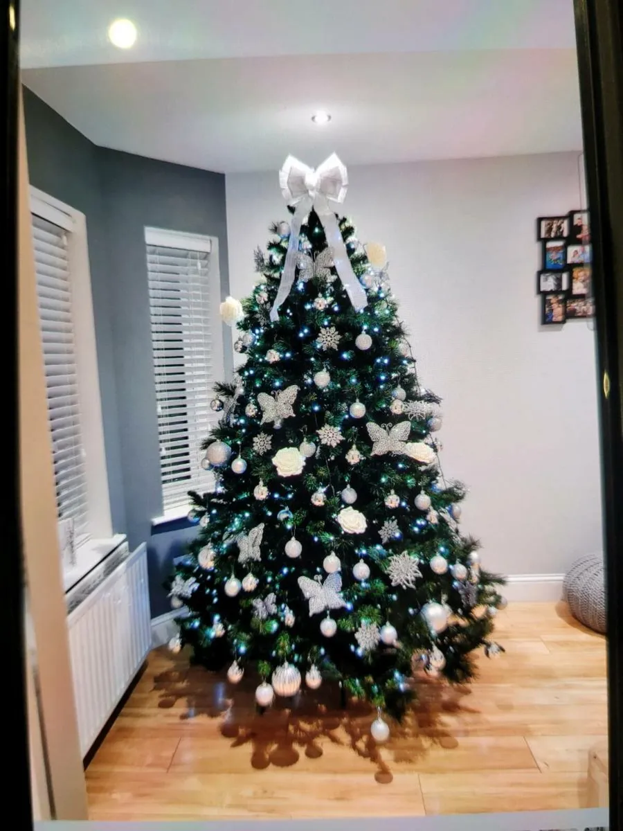 Christmas decorated - Image 4